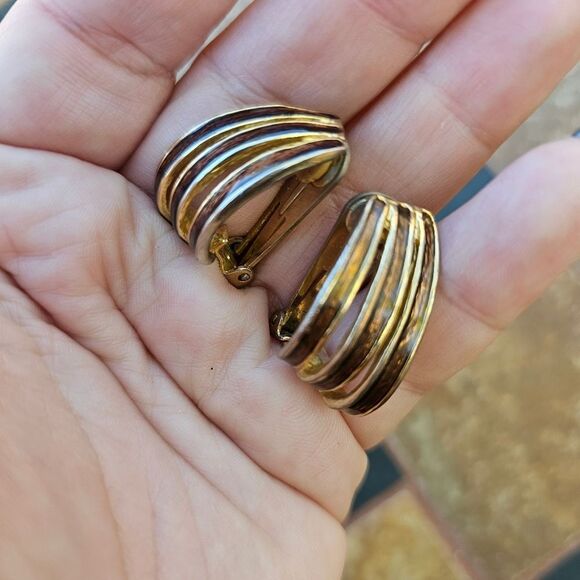 Vintage Gold and Brown Clipe Back Earrings - Picture 1 of 2
